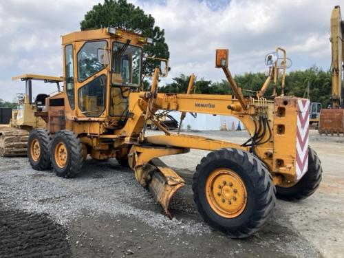 KOMATSU GRADER